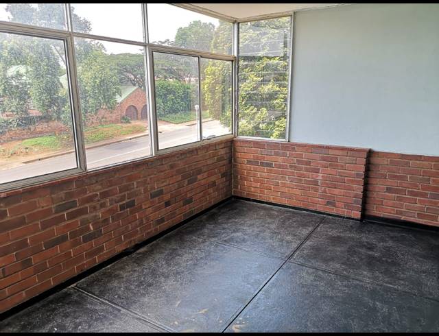 3 BEDROOM APARTMENT RENTED IN CLARENDON